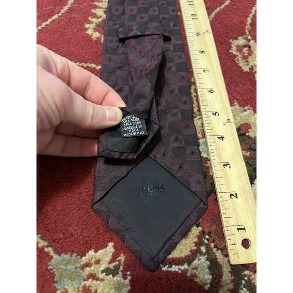 Men’s Silk Hugo Boss Geometric Textured Tie - Picture 5 of 5
